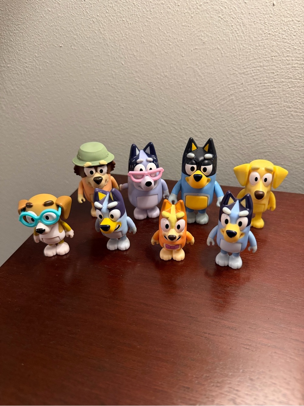 Bluey Collectible Figures Set - friends and family lot of 8